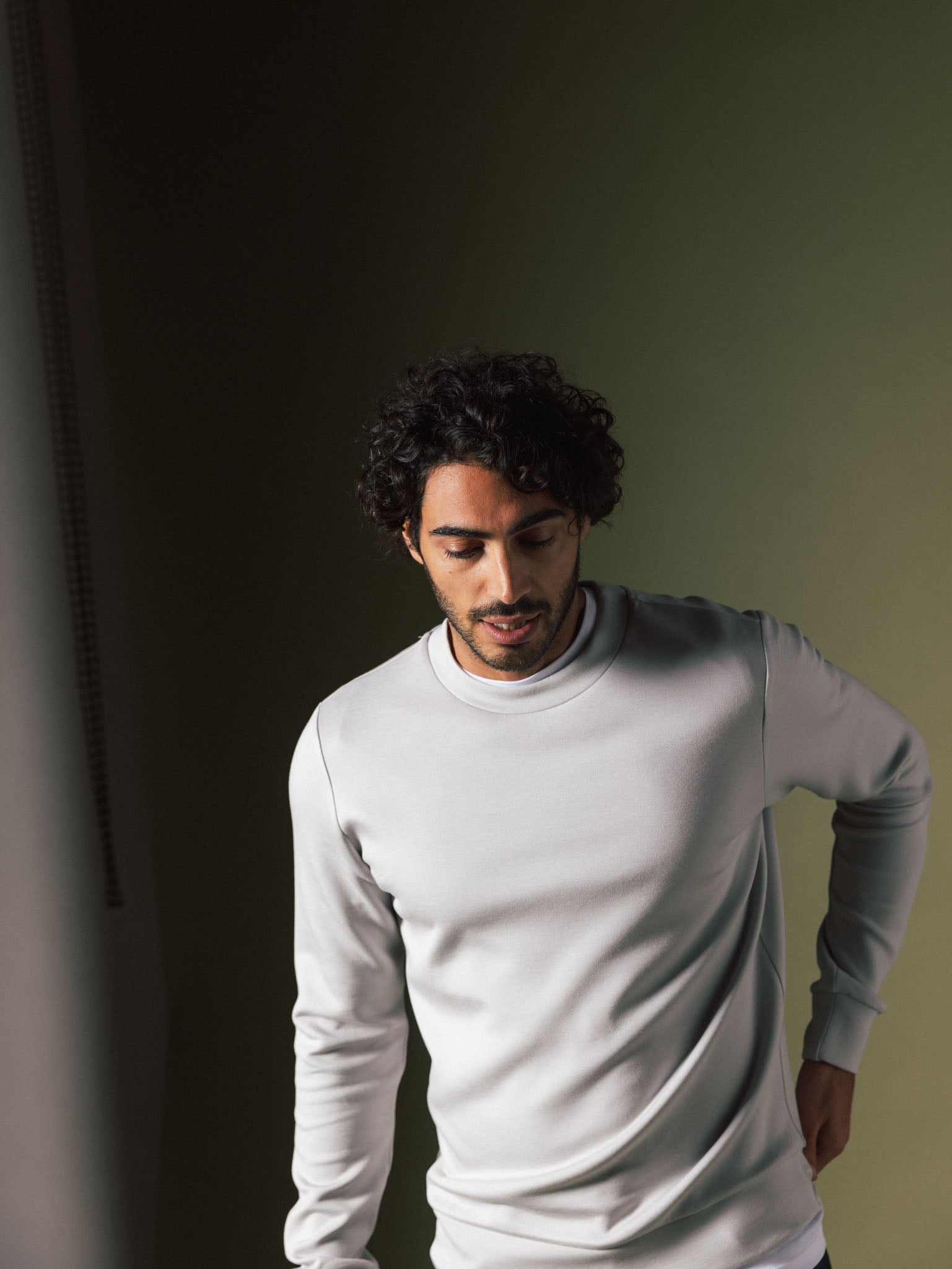 Modelshot / Quiet Gray / Detail